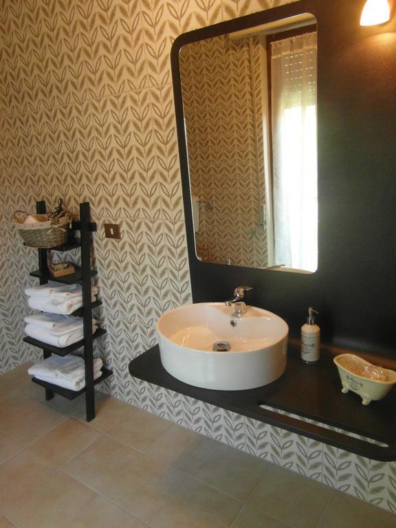 B&B In Villa ชิวิตาโนวา มาร์เค ภายนอก รูปภาพ